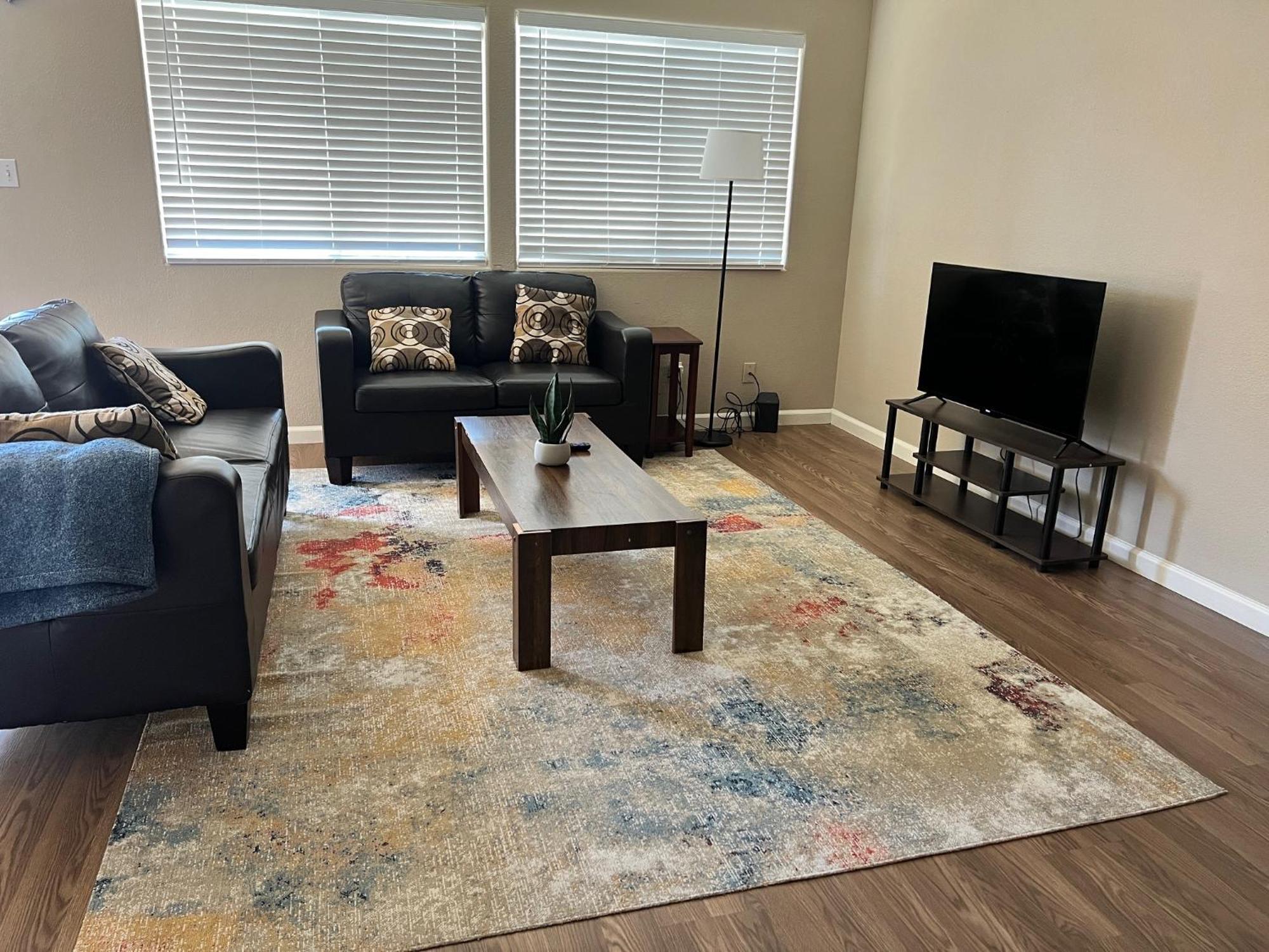 Serene 2Bed 1Bath Condo With Parking Fresno Exterior photo